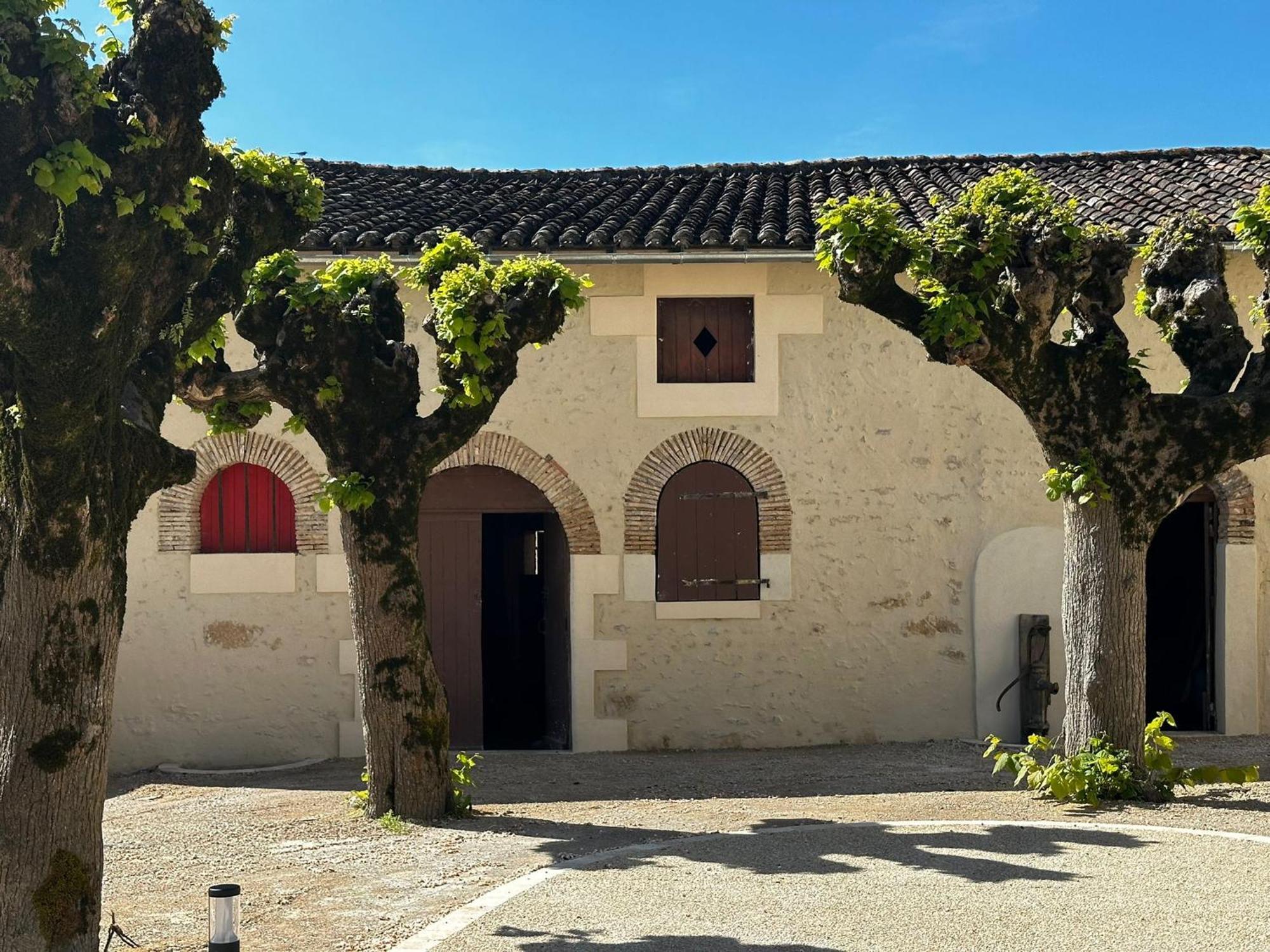 Domaine De L'Ecorcerie Hotel Fontaine-le-Comte Exterior photo