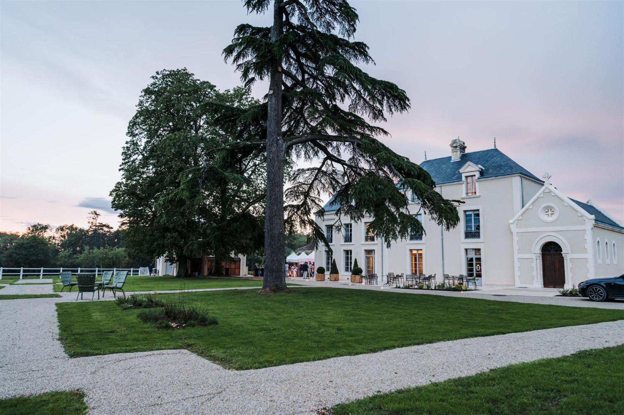 Domaine De L'Ecorcerie Hotel Fontaine-le-Comte Exterior photo